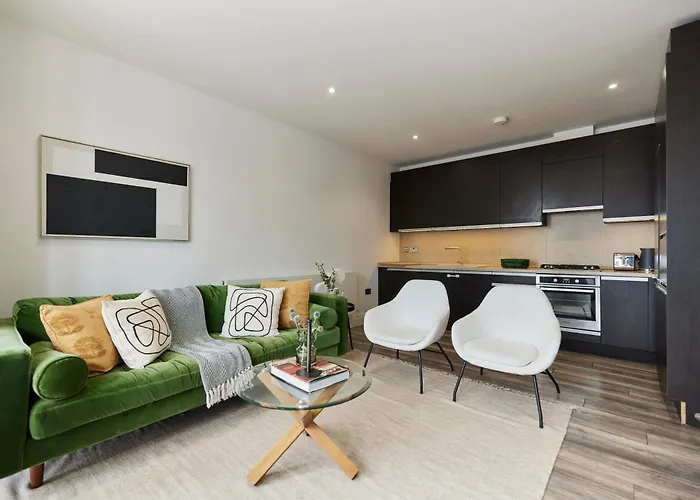 The Wembley Hideaway - Bright 2Bdr Flat