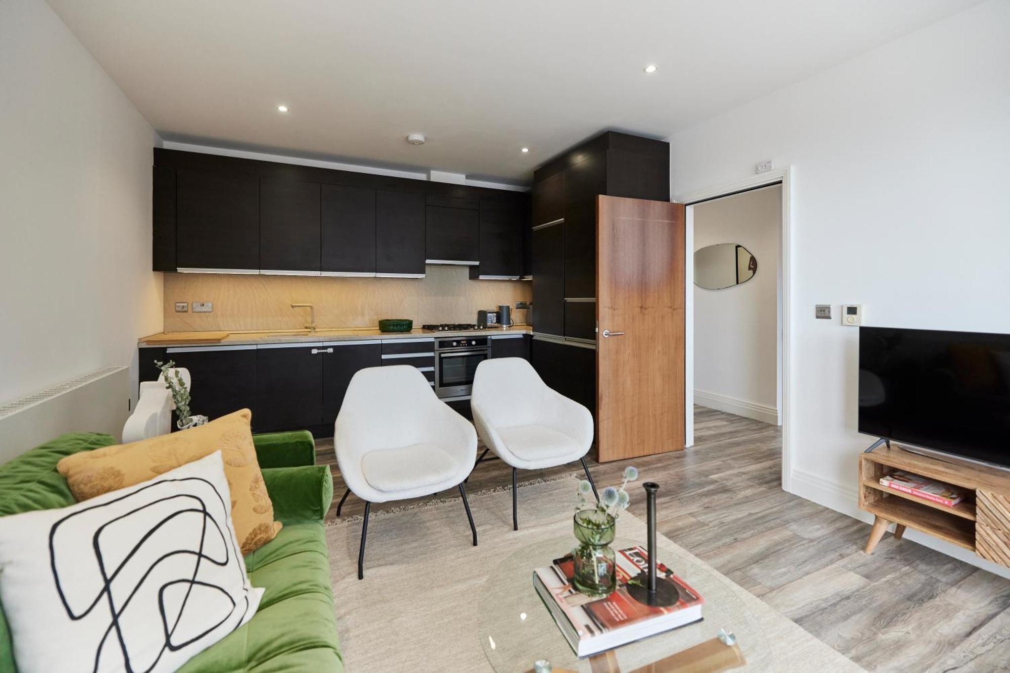 The Wembley Hideaway - Bright 2bdr Flat * Londra