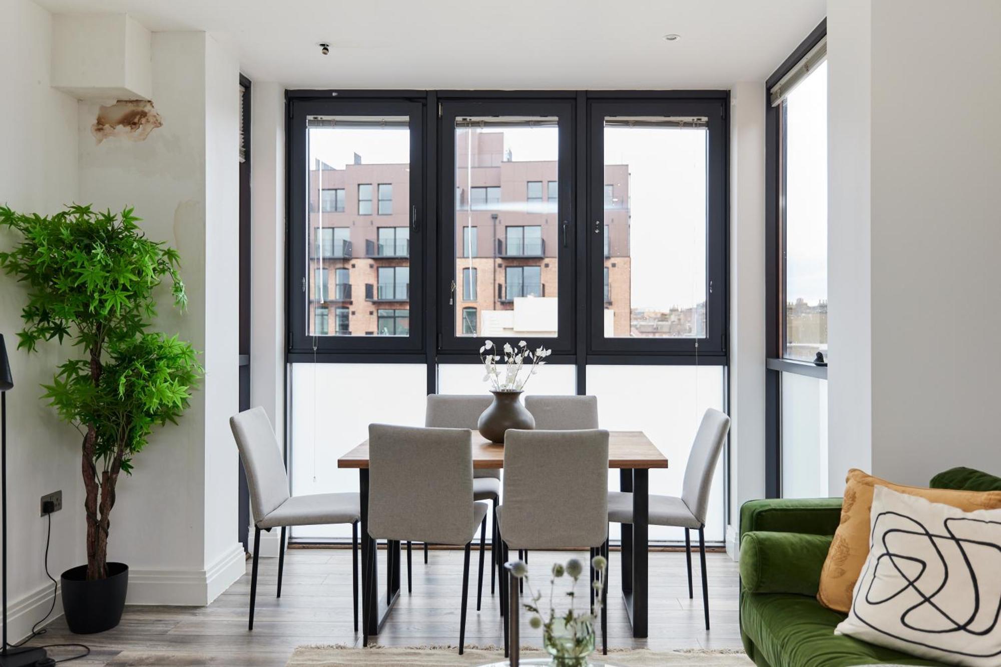 The Wembley Hideaway - Bright 2bdr Flat Londra